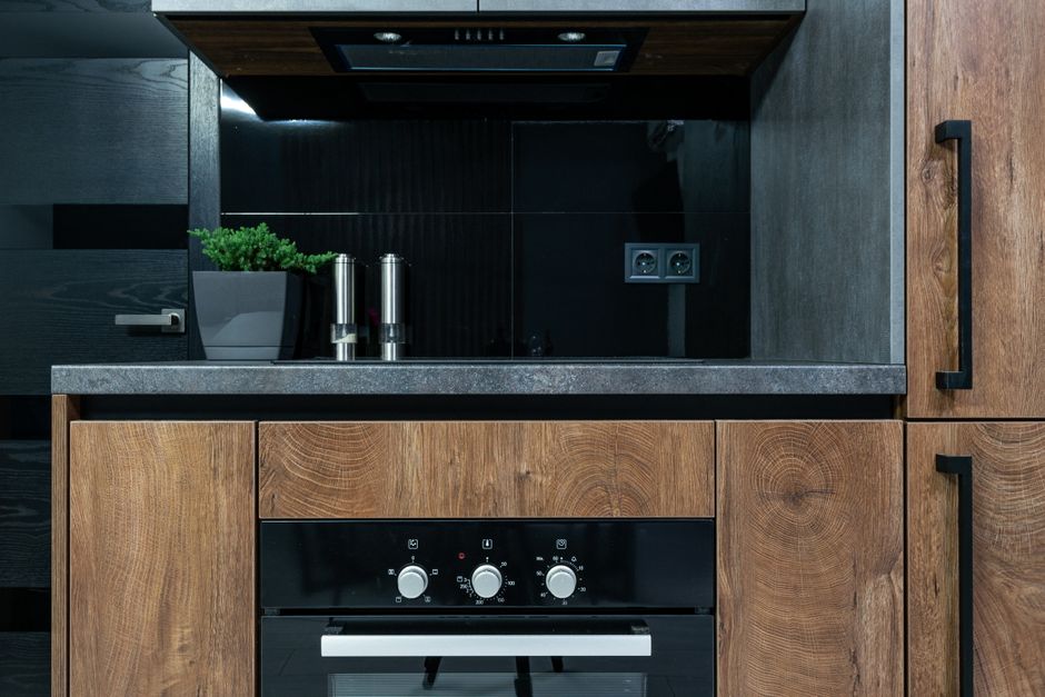 Rangements astucieux pour cuisine bien organisée.